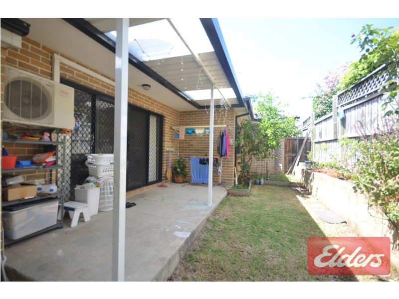 2/28 Girraween Road, Girraween NSW 2145