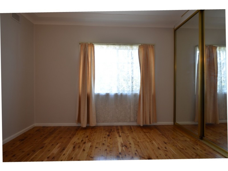 8 Illoca Place, Toongabbie NSW 2146