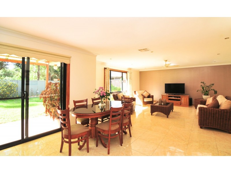 24 Austin Woodbury Place, Toongabbie NSW 2146