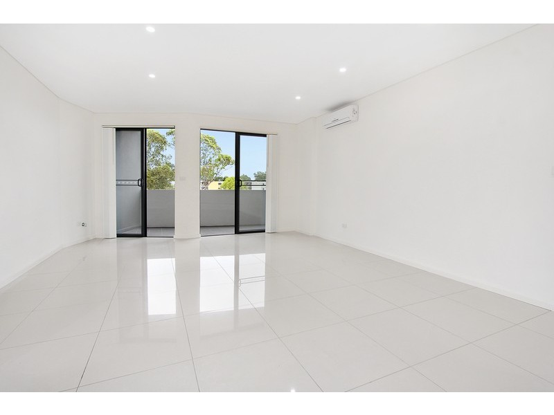 15/8-12 Linden Street, Toongabbie NSW 2146