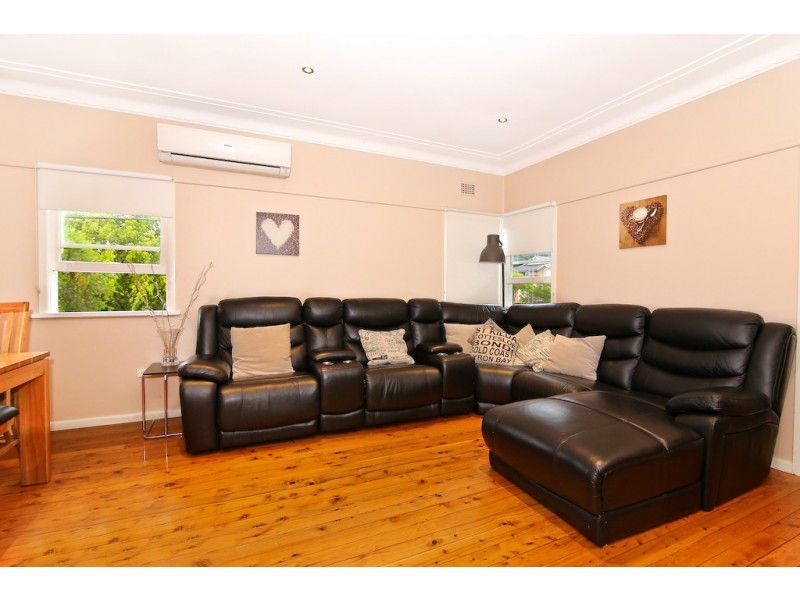 15 Binalong Road, Pendle Hill NSW 2145