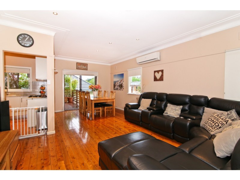 15 Binalong Road, Pendle Hill NSW 2145