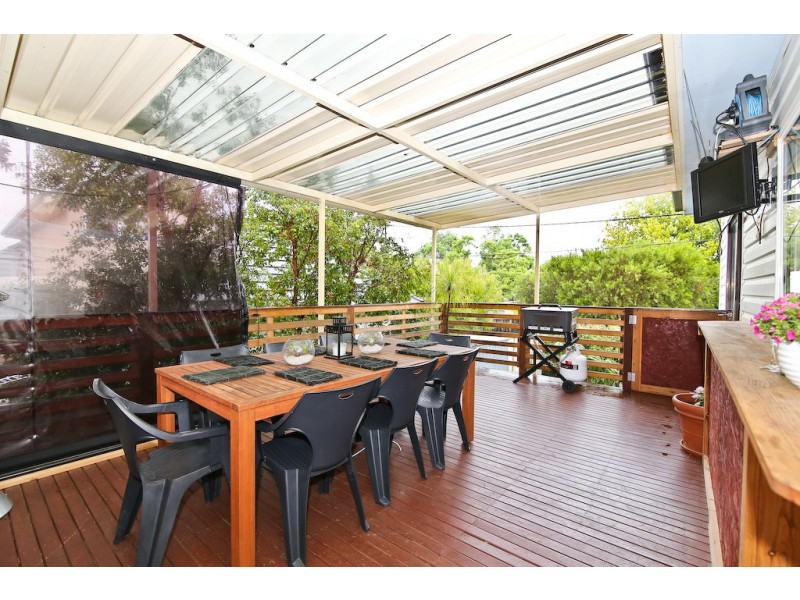 15 Binalong Road, Pendle Hill NSW 2145