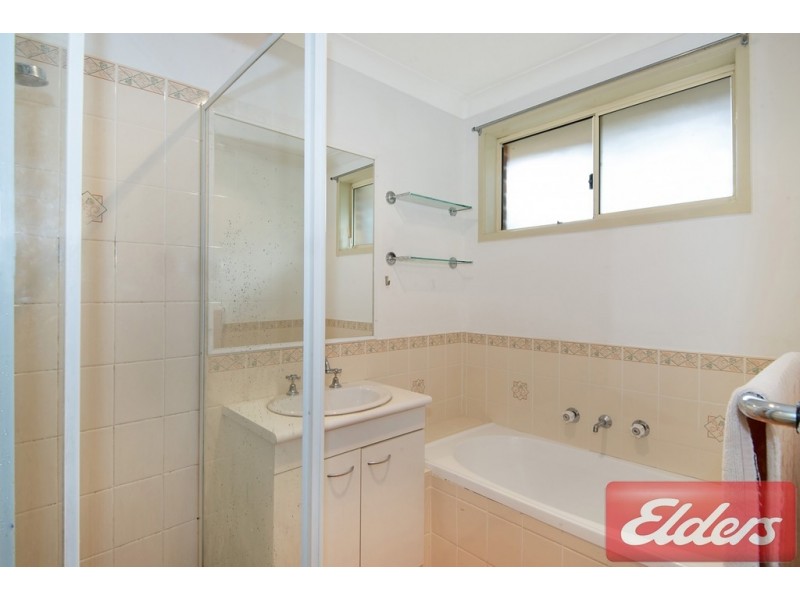 2/156A Targo Road, Girraween NSW 2145