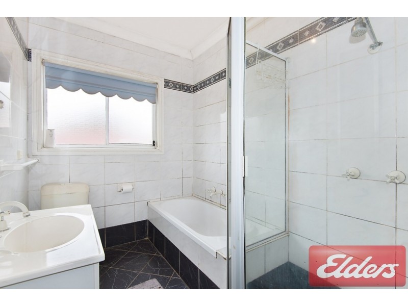 1/196 Targo Road, Girraween NSW 2145