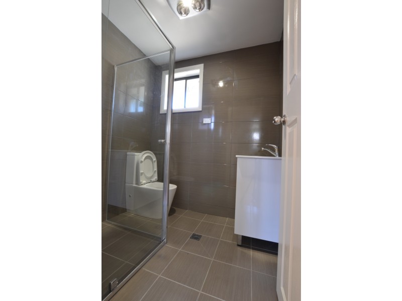 141a Fitzwilliam Road, Toongabbie NSW 2146