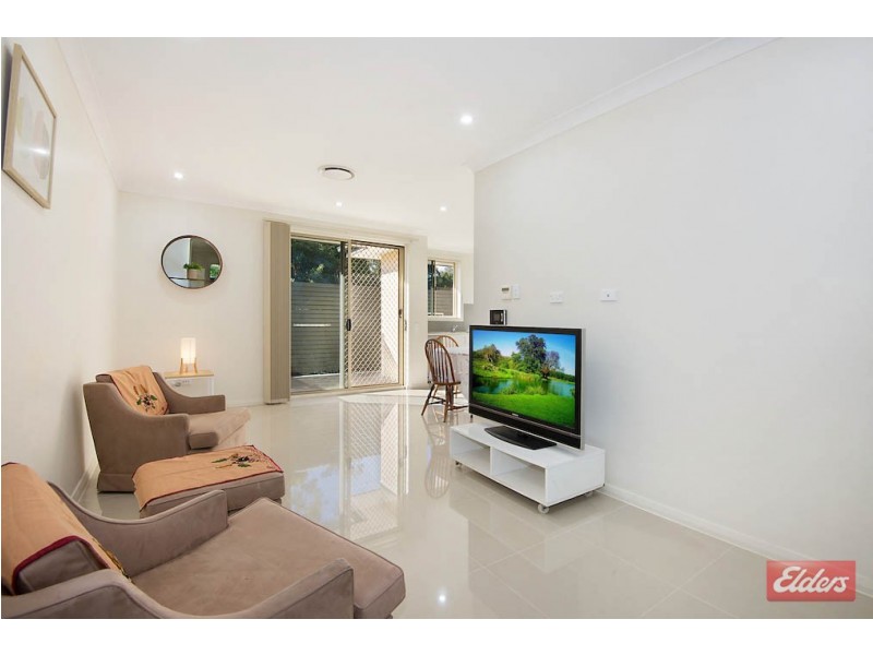 6/217 Targo Road, Girraween NSW 2145