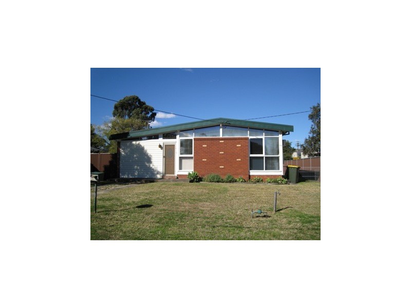 2 Dallas Place, Toongabbie NSW 2146