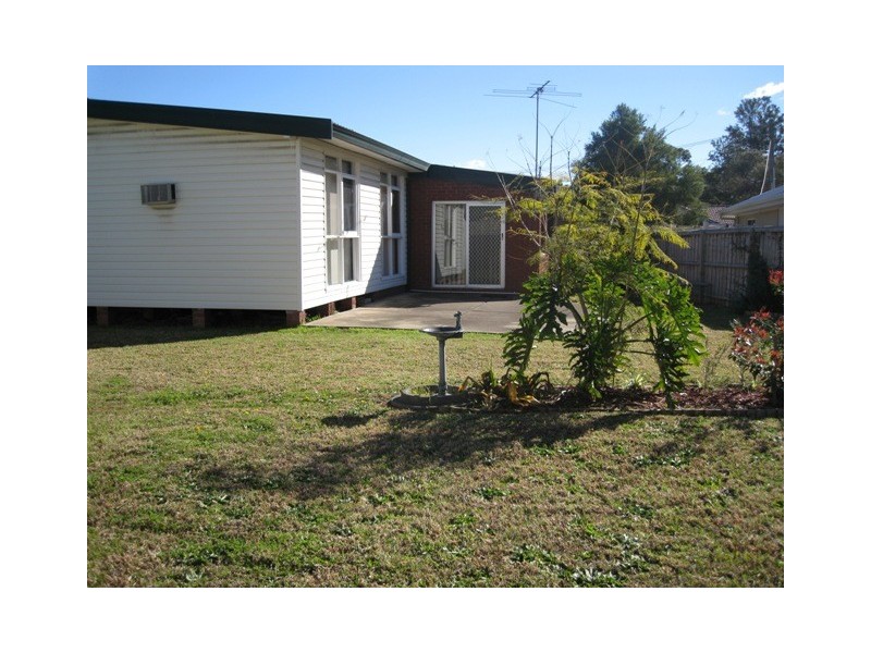 2 Dallas Place, Toongabbie NSW 2146