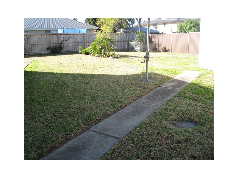 2 Dallas Place, Toongabbie NSW 2146