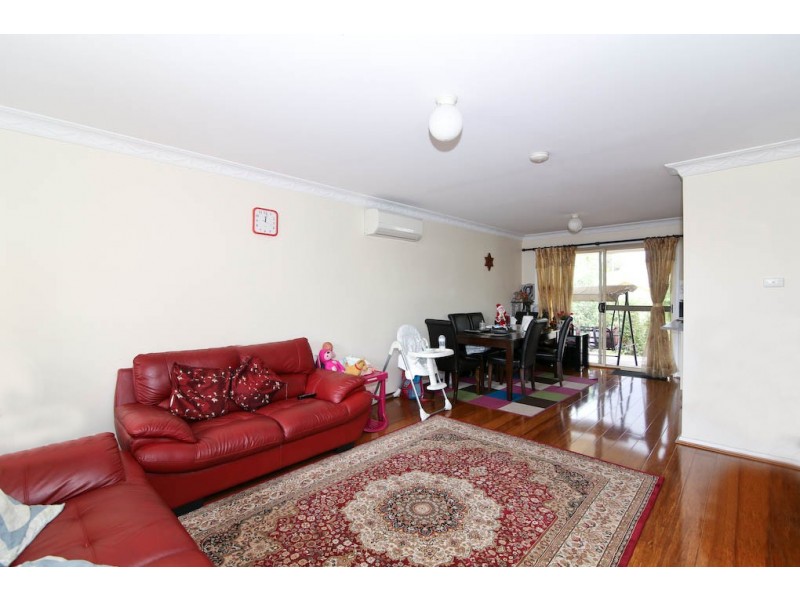 2/533A Wentworth Avenue, Toongabbie NSW 2146