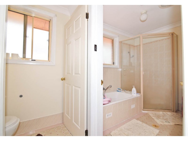 2/533A Wentworth Avenue, Toongabbie NSW 2146