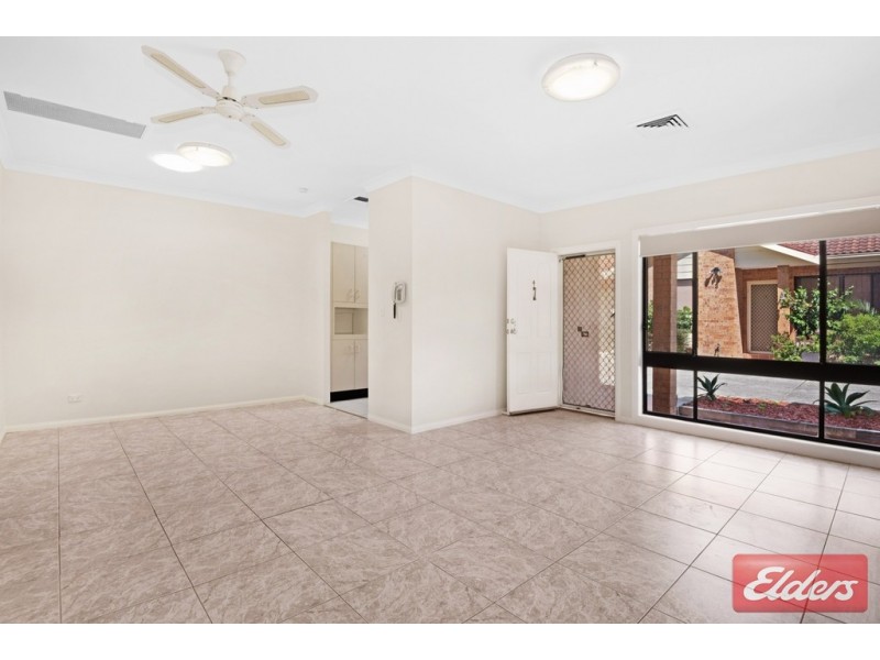 4/39 Woodlawn Drive, Toongabbie NSW 2146