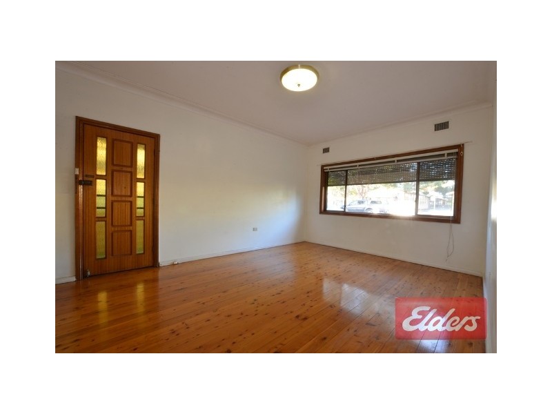 174 Binalong Road, Toongabbie NSW 2146