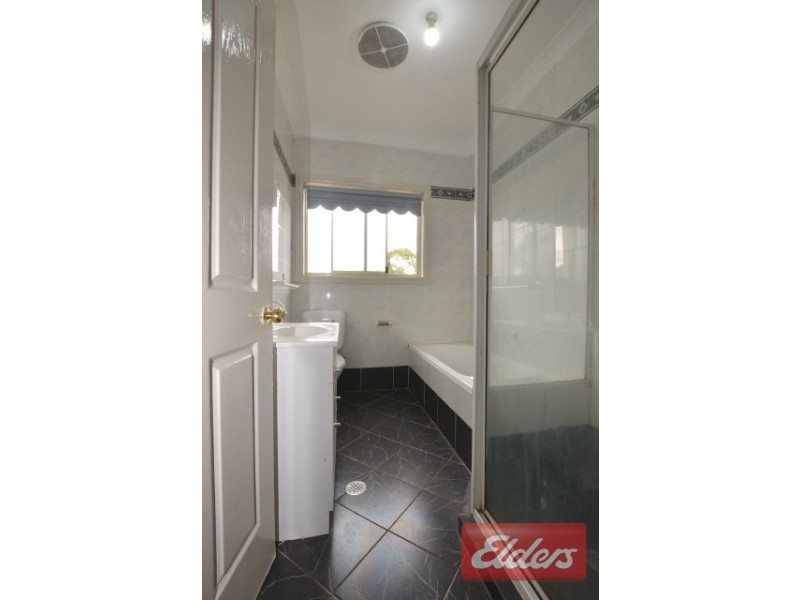 1/196 Targo Road, Girraween NSW 2145