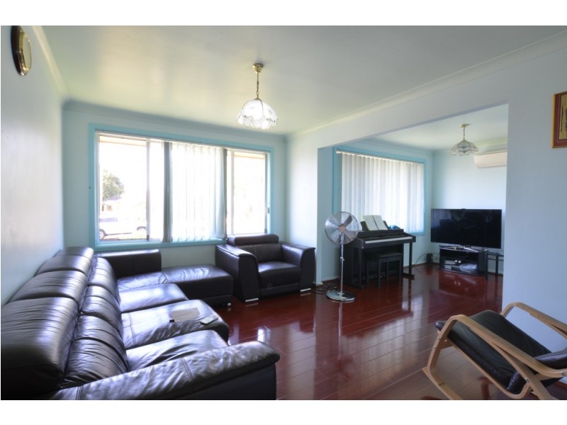 60 Tungarra Road, Girraween NSW 2145