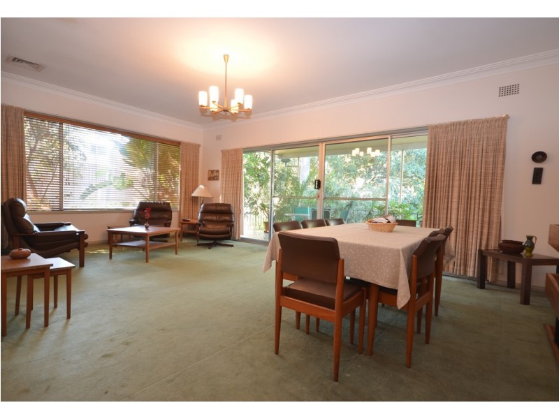 33 Binalong Road, Pendle Hill NSW 2145