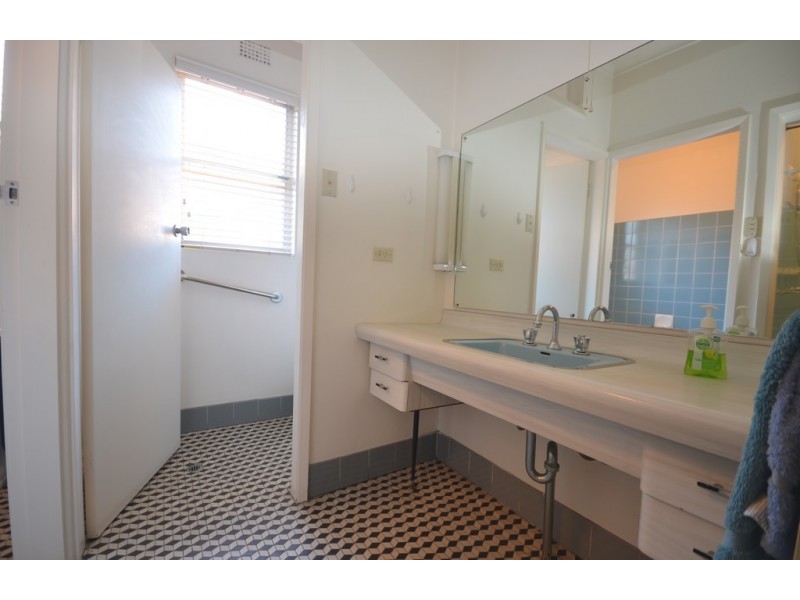 33 Binalong Road, Pendle Hill NSW 2145