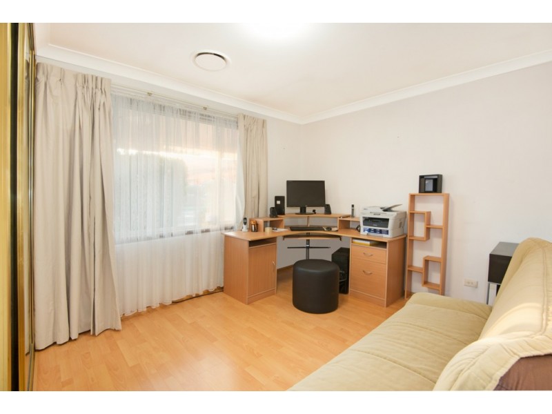 17 Tucks Road, Toongabbie NSW 2146