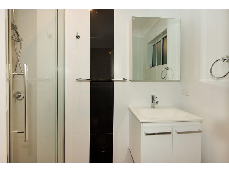 17 Tucks Road, Toongabbie NSW 2146