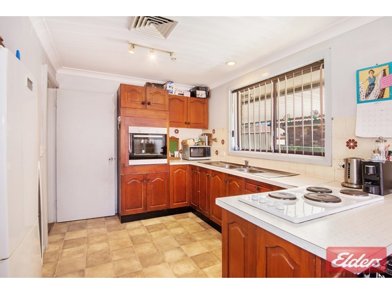 39 Chanel Street, Toongabbie NSW 2146