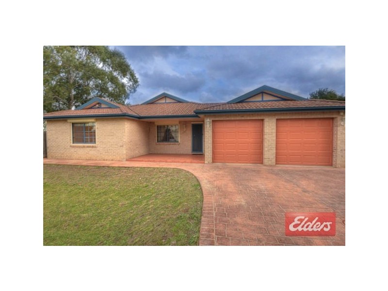 32A Portico Parade, Toongabbie NSW 2146