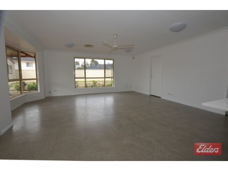 11 Kiber Drive, Glenmore Park NSW 2745