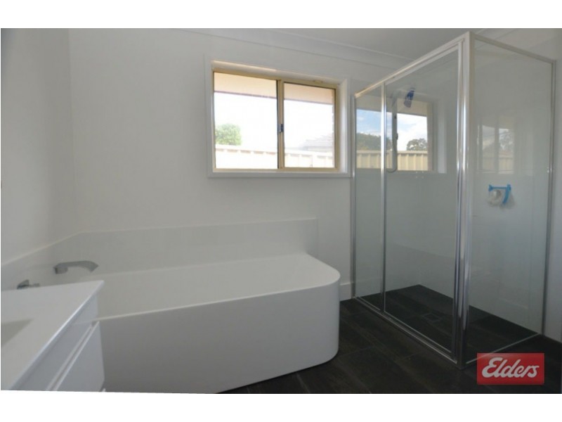 11 Kiber Drive, Glenmore Park NSW 2745