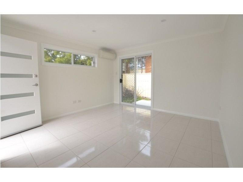 30a Derbyshire Avenue, Toongabbie NSW 2146
