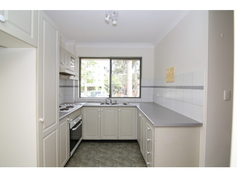 4/237-239 Targo Road, Toongabbie NSW 2146