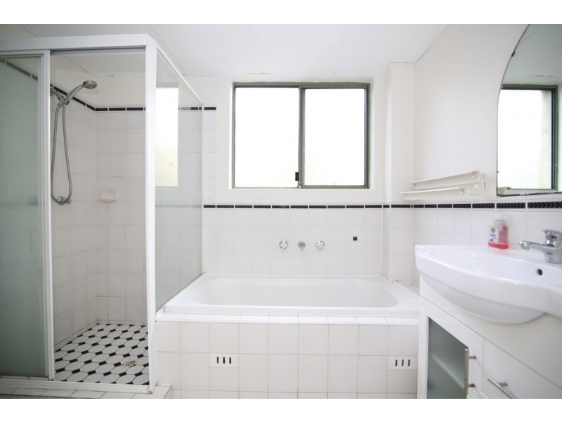 4/237-239 Targo Road, Toongabbie NSW 2146