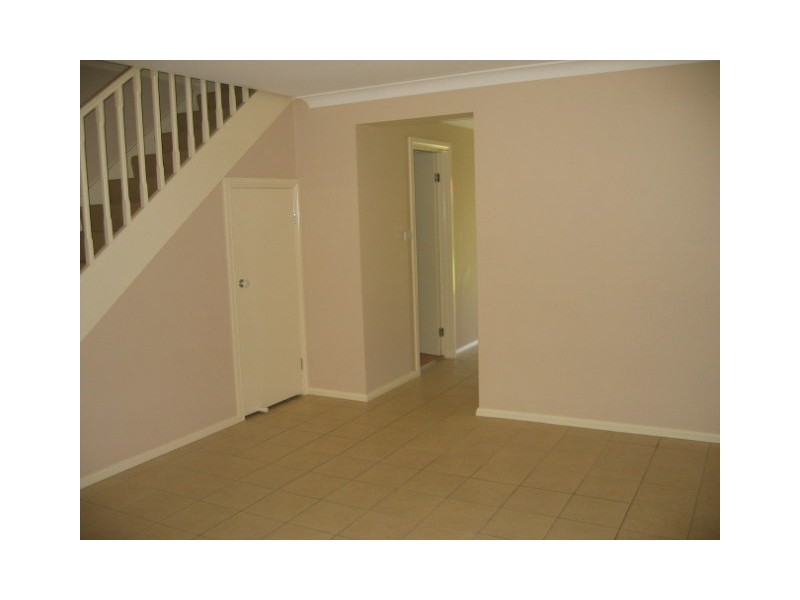 1/16 Pearce Road, Quakers Hill NSW 2763