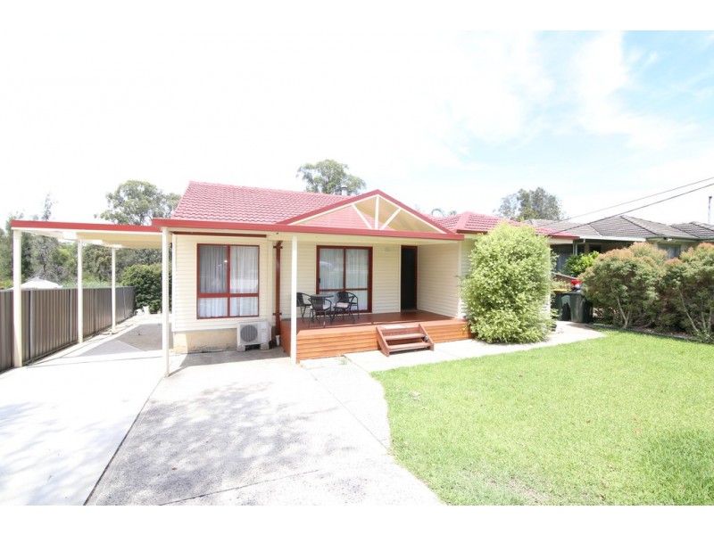 9 The Crescent, Toongabbie NSW 2146