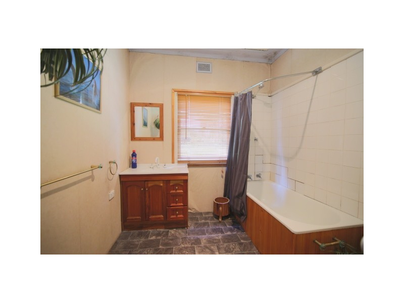 17 Burrabogee Road, Pendle Hill NSW 2145