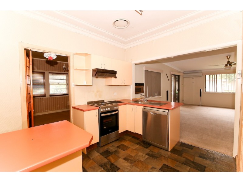 17 Burrabogee Road, Pendle Hill NSW 2145