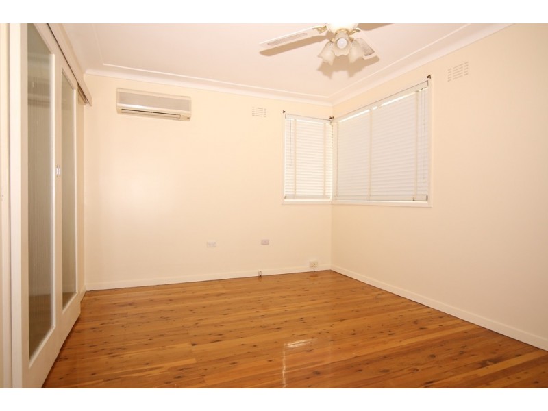 25 Andrews Avenue, Toongabbie NSW 2146