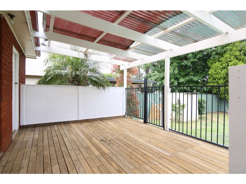 25 Andrews Avenue, Toongabbie NSW 2146