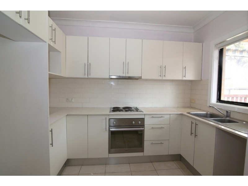 2/36 Carinya Road, Girraween NSW 2145