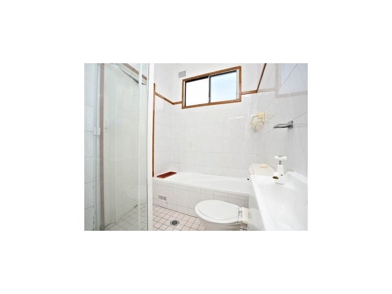 8 Melody Street, Toongabbie NSW 2146