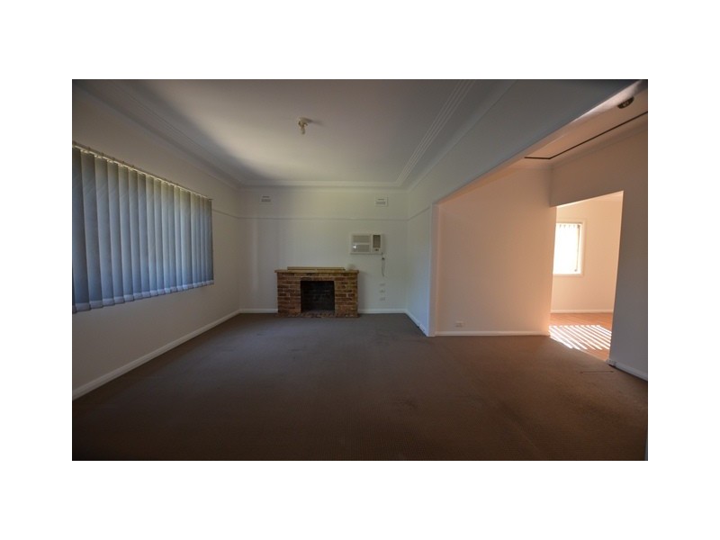 67 Ballandella Road, Toongabbie NSW 2146