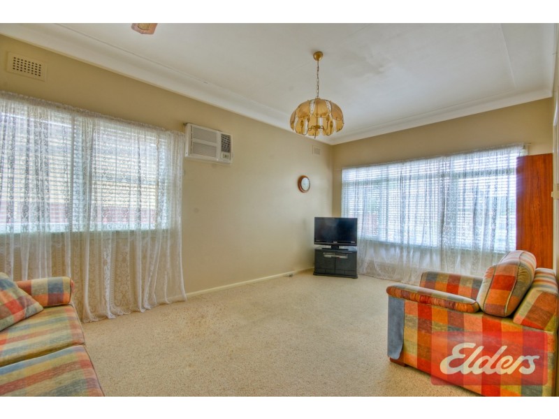 5 Edna Avenue, Toongabbie NSW 2146