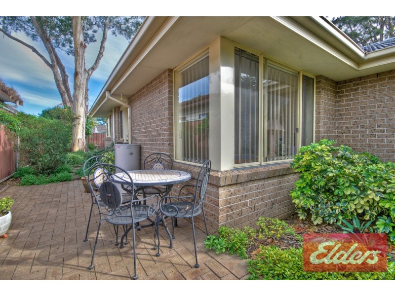 2/43a Carinya Road, Girraween NSW 2145