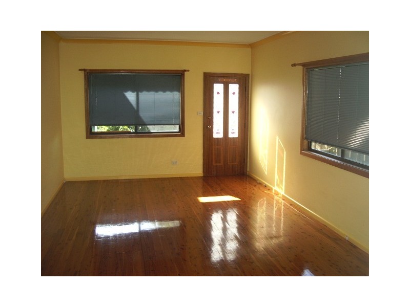 4 Harvey Place, Toongabbie NSW 2146