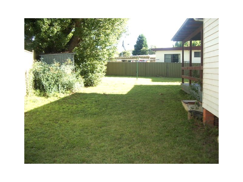 4 Harvey Place, Toongabbie NSW 2146