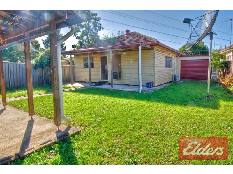 18 Edna Avenue, Toongabbie NSW 2146