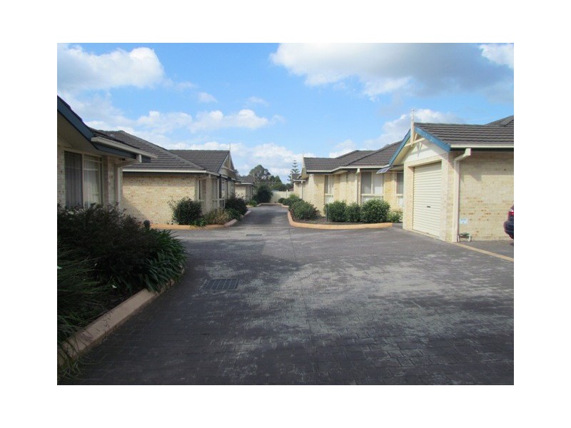 4/31-33 Tungarra Road, Girraween NSW 2145