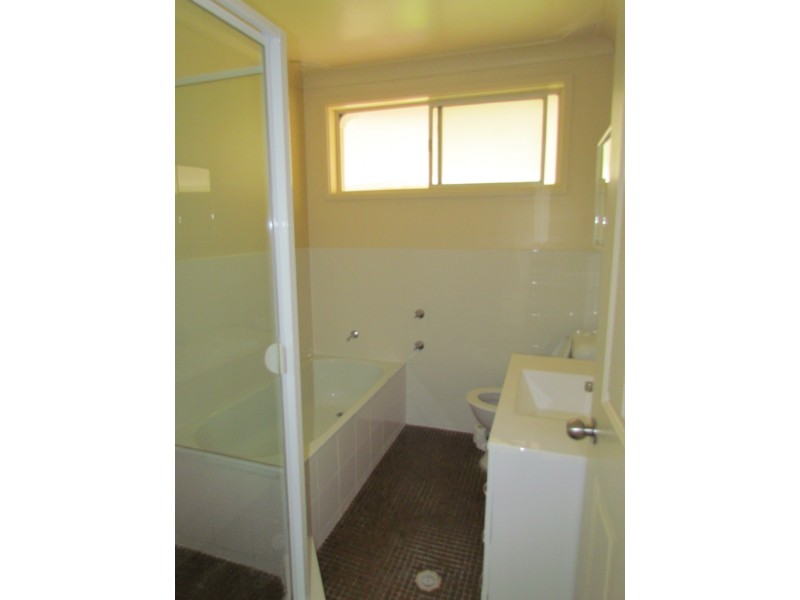 17 Valparaiso Avenue, Toongabbie NSW 2146