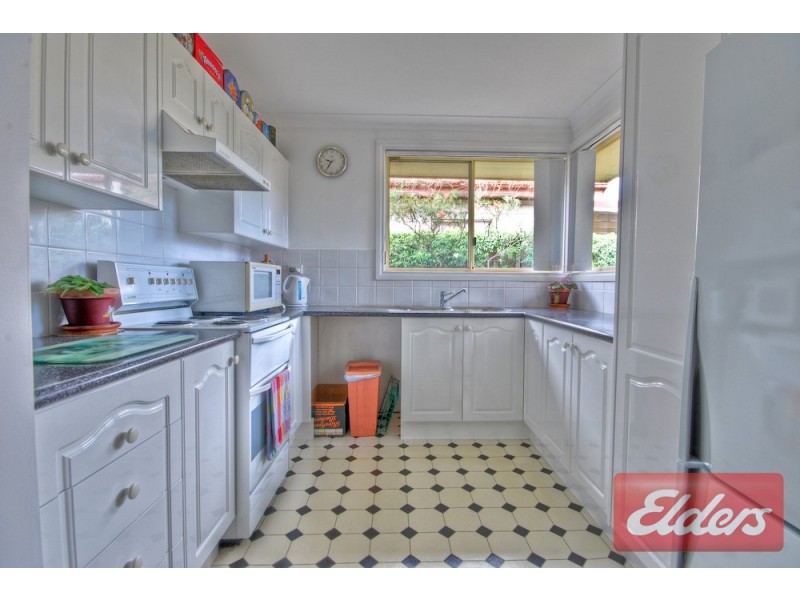 2/43a Carinya Road, Girraween NSW 2145