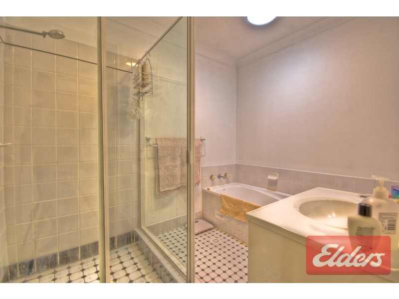 2/43a Carinya Road, Girraween NSW 2145