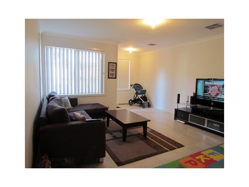 2/64 Australia Street, Oxley Park NSW 2760